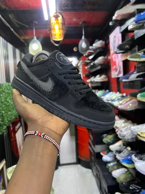 *⚠️SB Dunk “Undefeated 5 Black on it “Nike Low Dunk*💫🛍️🛒 *