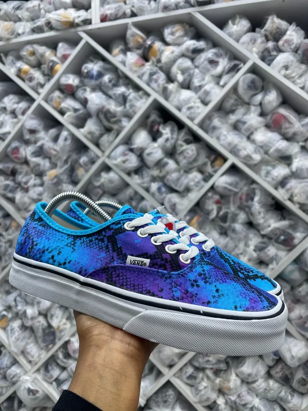 ⚠️Custom vans*💫🛒🛍️ * additional