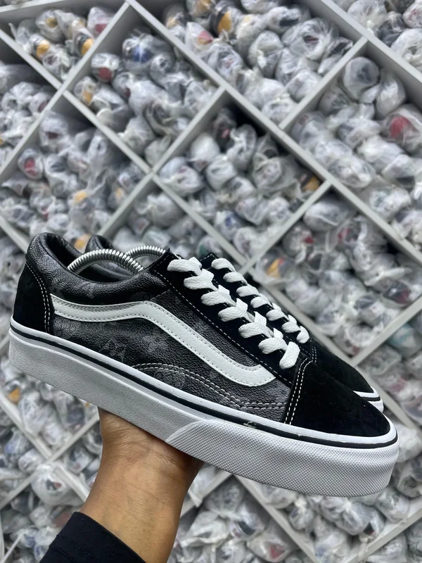 ⚠️Custom vans*💫🛒🛍️ * additional