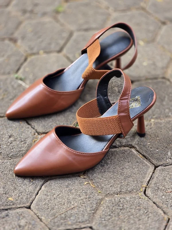 *⚠️Back Strap Elegant heels*    * additional