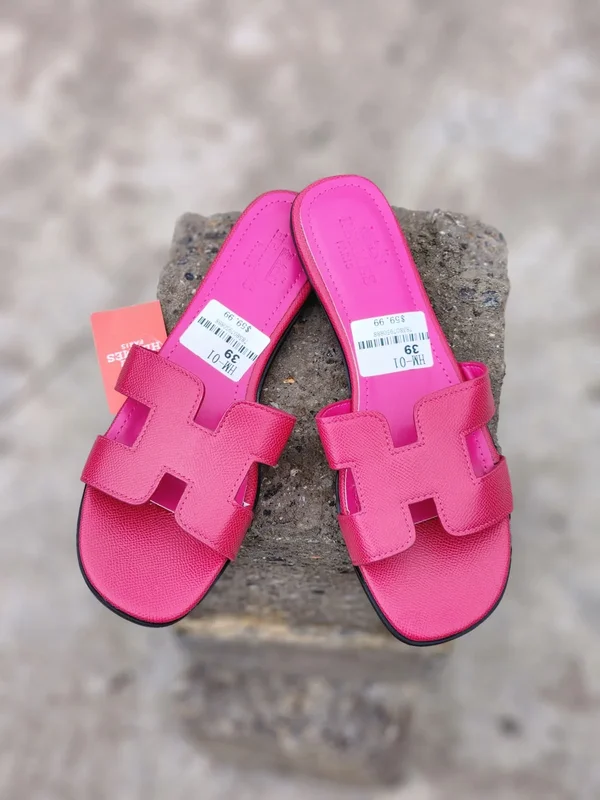 *⚠️HIGH Quality (HERMES) SlIP- ON leather Sandals💫🛍️🛒* additional