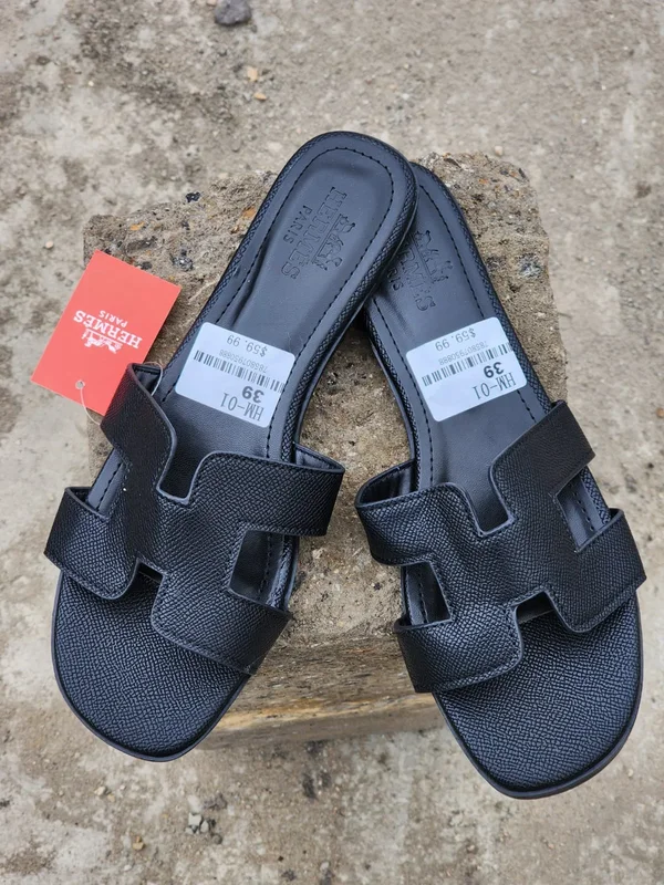 *⚠️HIGH Quality (HERMES) SlIP- ON leather Sandals💫🛍️🛒* additional