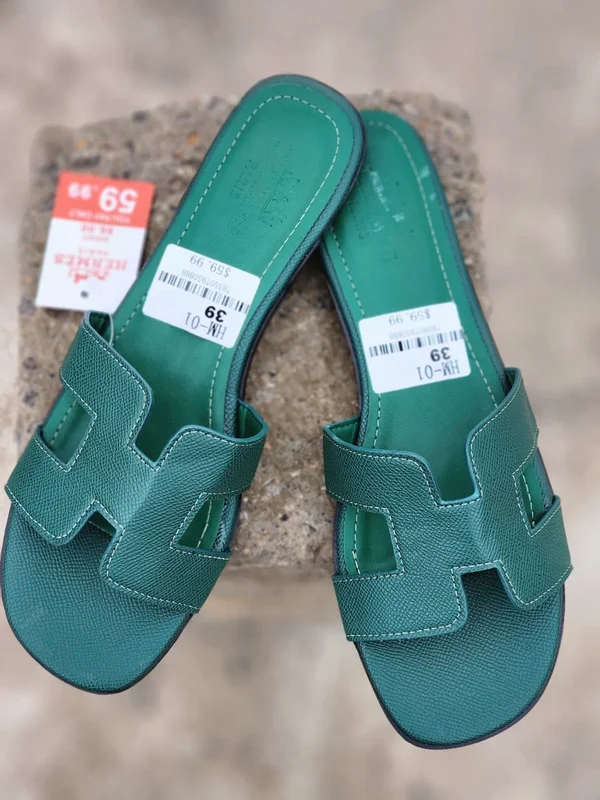 *⚠️HIGH Quality (HERMES) SlIP- ON leather Sandals💫🛍️🛒* additional